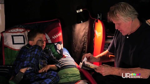 Gary Busey reads the all time favorite childhood story of Hansel and Gretel.